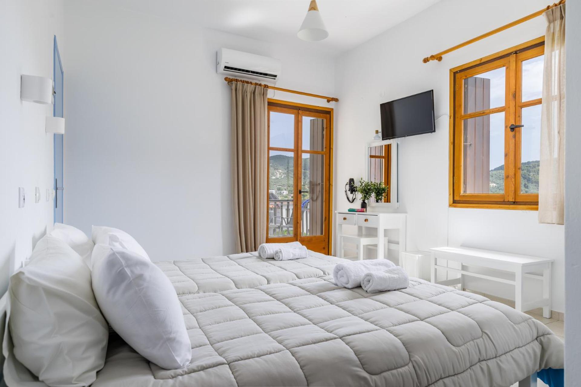 White Lily Aparthotel Skopelos Town Exterior photo